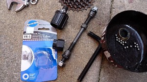 Crescent Wrench, locknut, shaft, freewheel hub, balls bearing, 10mm hex, cassette tool