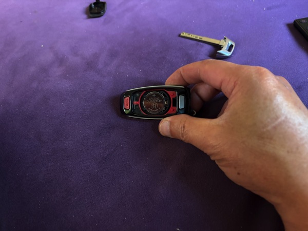 A8L D5 key fob battery